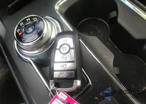 2017 Ford Fusion Titanium z USA, uszkodzony, nr VIN 3FA6P0K90HR332345